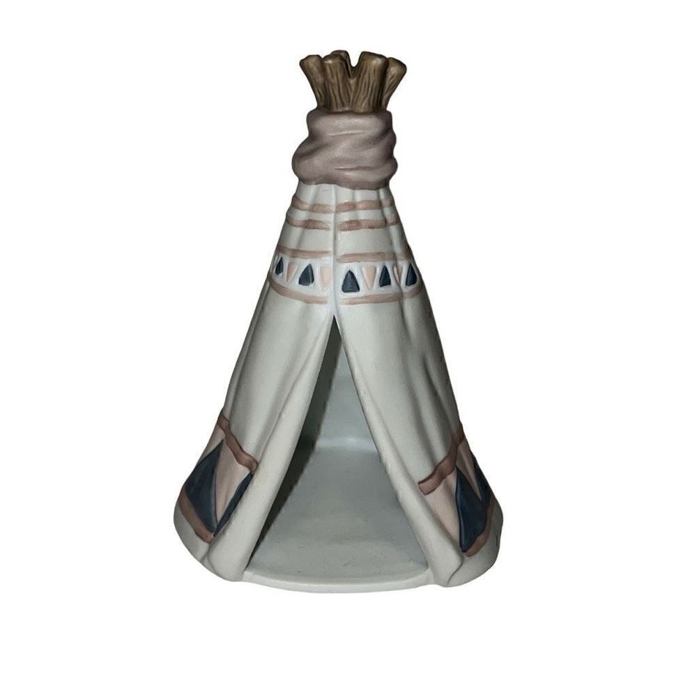 House of Lloyd Christmas Around the World Native American TeePee Tent Vintage